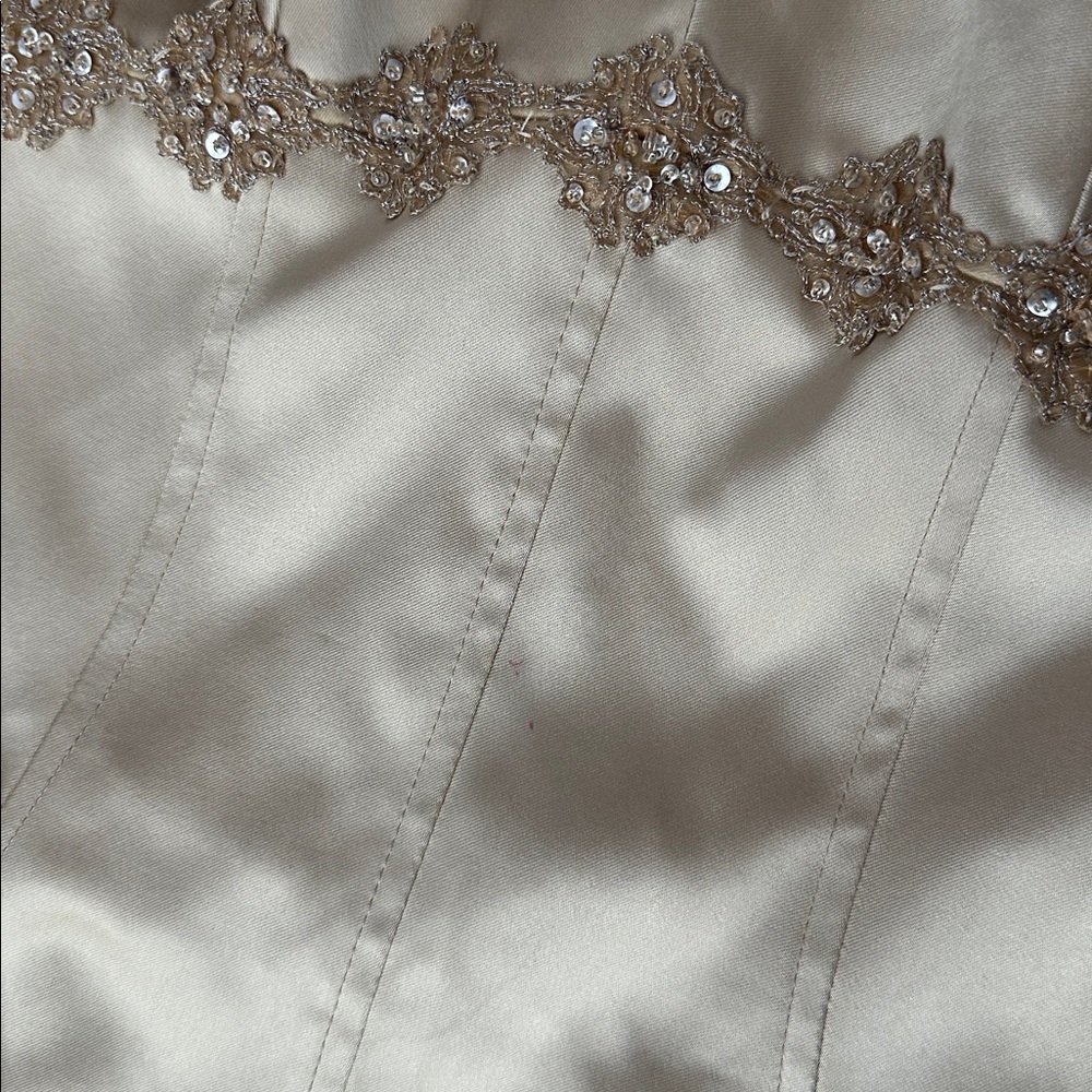 Elegant Cream Satin Party Dress - Picture 3 of 12